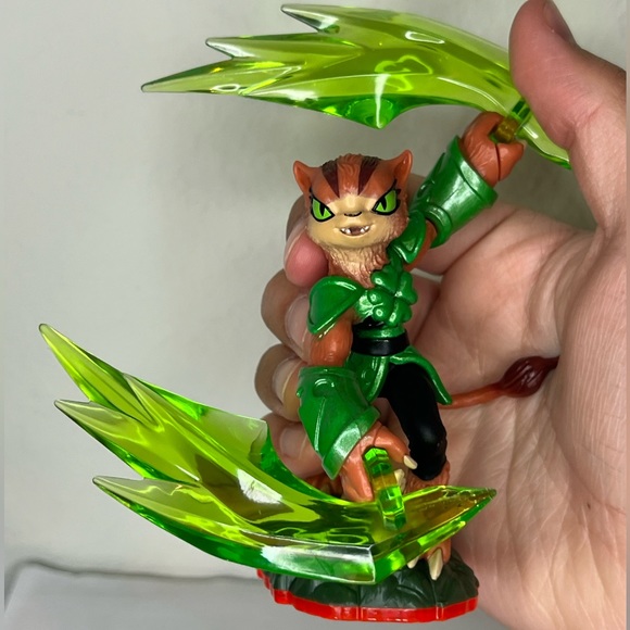 Skylanders Trap Team Tuff Luck Life Trap Master Skylander. - Picture 2 of 2